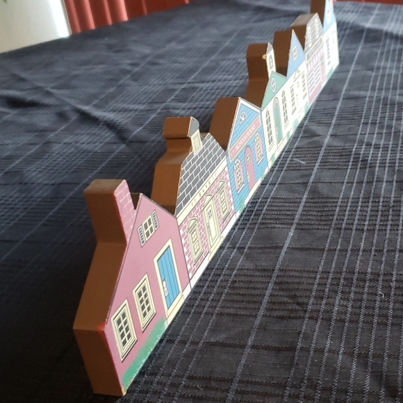 Shop Village Buildings/Shelf Sitters or Hanger. - Picture 8 of 8